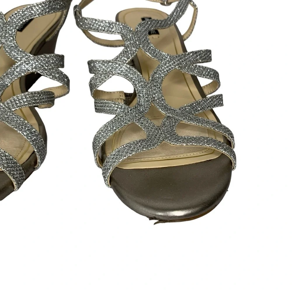 Alex Marie Maryn silver strap kitten wedge sandal.‎ Size 9